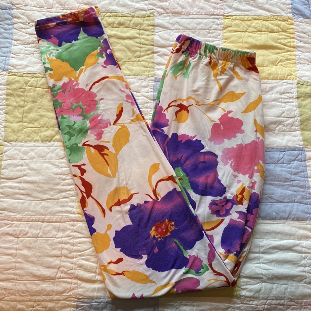 Daughters of Culture Fuchsia Hawaiian Leggings